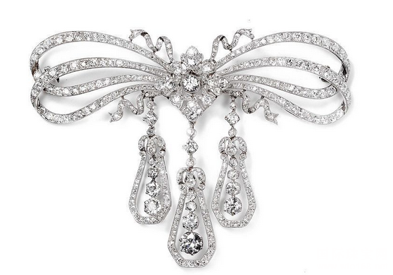 為什么鉆石那么貴？揭秘其背后的價值邏輯